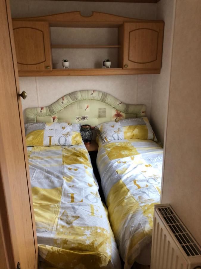 Lovely 3 Bedroom 8 Berth Caravan In Ріл Екстер'єр фото